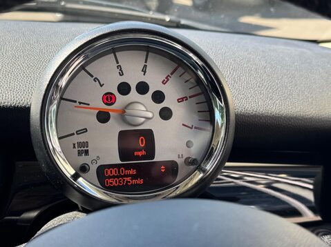 Mini Hatch ONE D 23