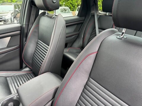 Land Rover Discovery Sport URBAN EDITION MHEV 39