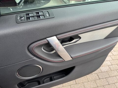 Land Rover Discovery Sport URBAN EDITION MHEV 24