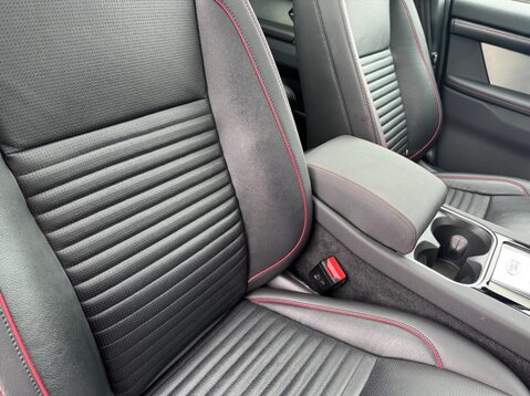 Land Rover Discovery Sport URBAN EDITION MHEV 25