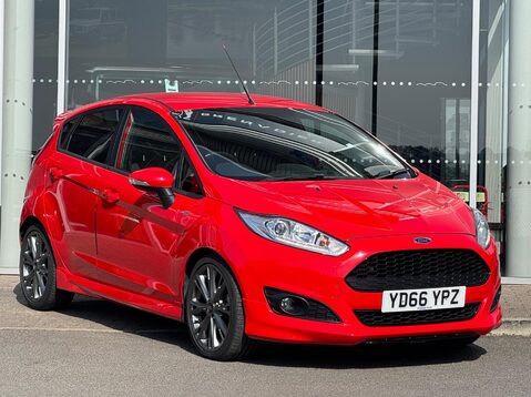 Ford Fiesta ST-LINE 1