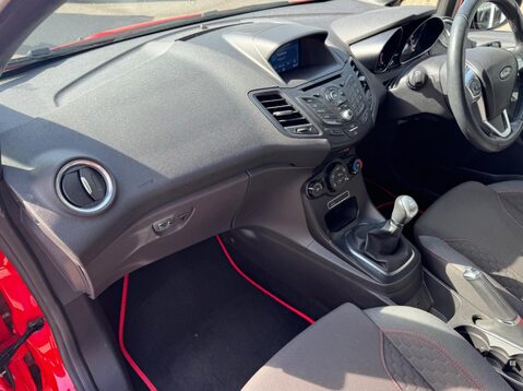 Ford Fiesta ST-LINE 17