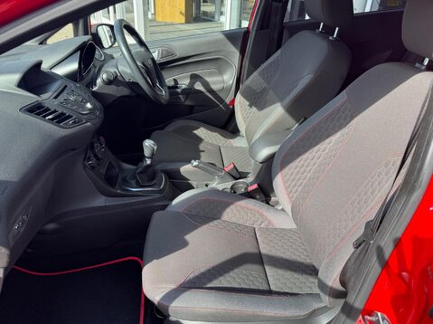 Ford Fiesta ST-LINE 19