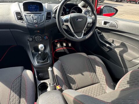Ford Fiesta ST-LINE 22