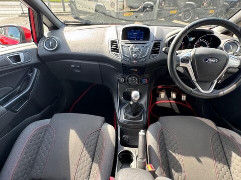 Ford Fiesta ST-LINE 23