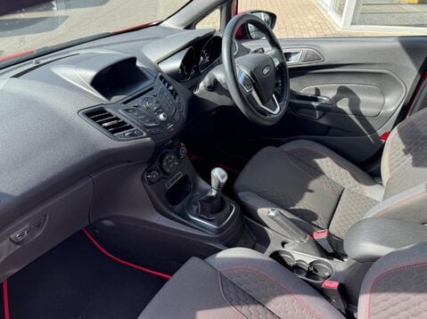 Ford Fiesta ST-LINE 18