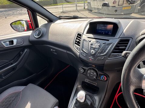 Ford Fiesta ST-LINE 28