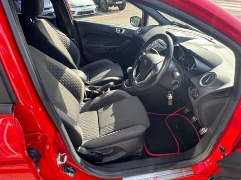 Ford Fiesta ST-LINE 12