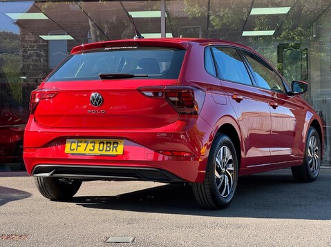 Volkswagen Polo LIFE 10