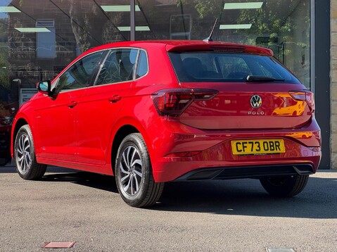 Volkswagen Polo LIFE 8
