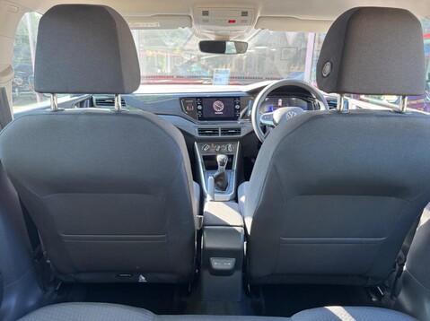 Volkswagen Polo LIFE 16