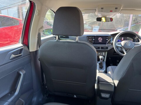 Volkswagen Polo LIFE 17