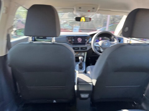 Volkswagen Polo LIFE 18