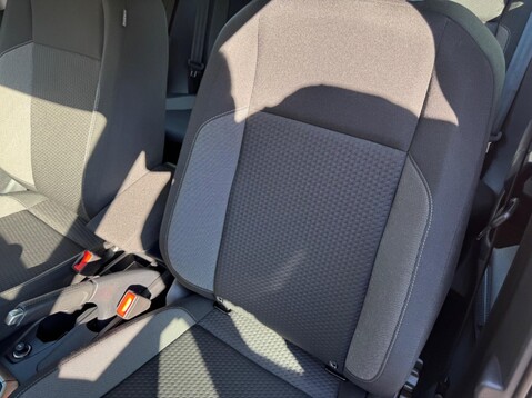 Volkswagen Polo LIFE 26