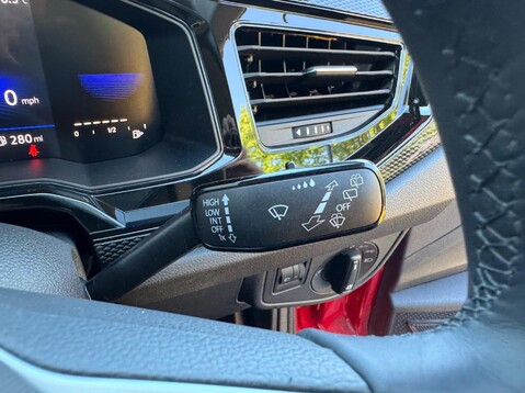 Volkswagen Polo LIFE 31