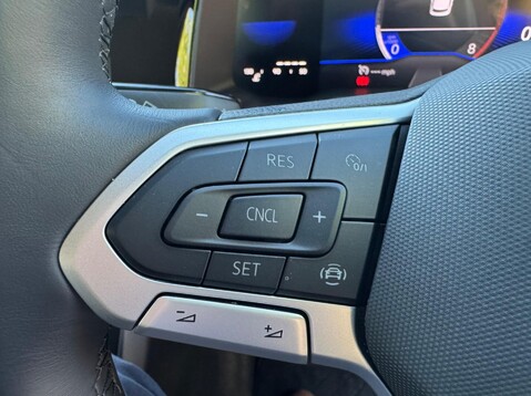 Volkswagen Polo LIFE 32