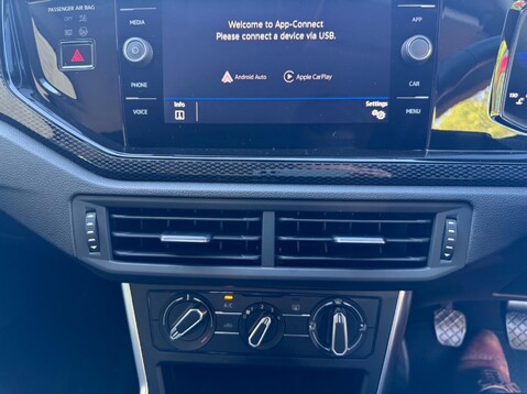 Volkswagen Polo LIFE 38