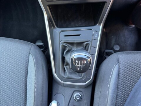Volkswagen Polo LIFE 42