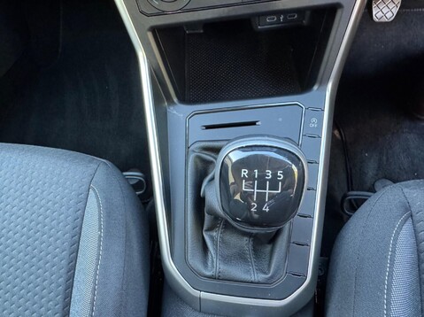 Volkswagen Polo LIFE 43
