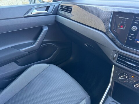 Volkswagen Polo LIFE 47