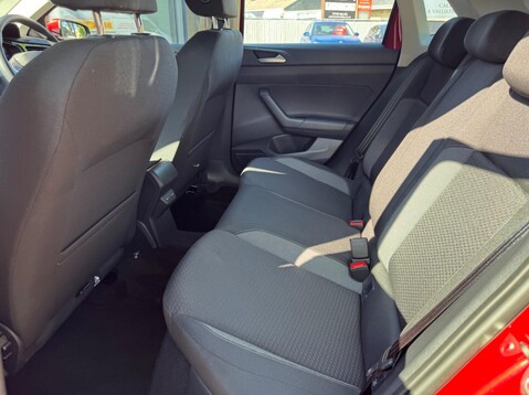 Volkswagen Polo LIFE 53