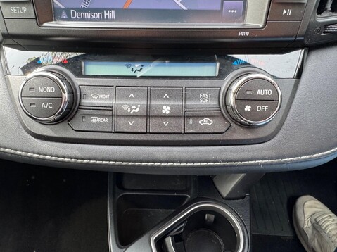 Toyota Rav4 D-4D BUSINESS EDITION TSS 32