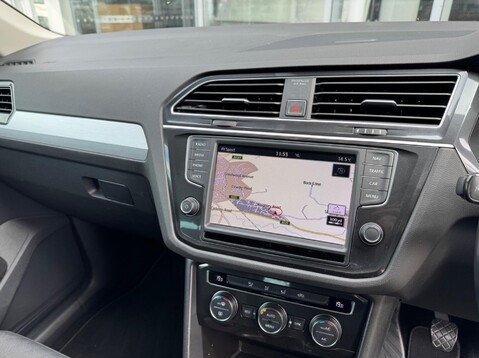 Volkswagen Tiguan SE NAV TDI BMT 4MOTION 21