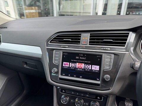 Volkswagen Tiguan SE NAV TDI BMT 4MOTION 22