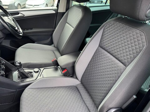 Volkswagen Tiguan SE NAV TDI BMT 4MOTION 36