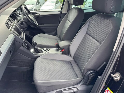 Volkswagen Tiguan SE NAV TDI BMT 4MOTION 37