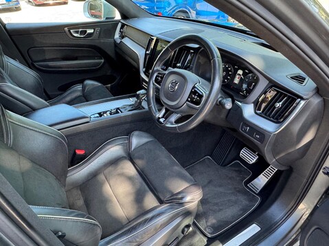 Volvo XC60 T5 R-DESIGN PRO AWD 15