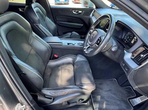 Volvo XC60 T5 R-DESIGN PRO AWD 16