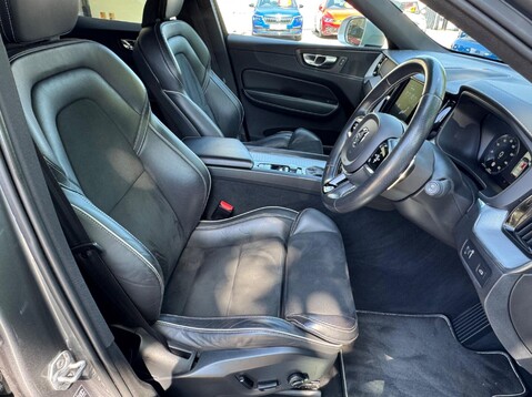 Volvo XC60 T5 R-DESIGN PRO AWD 18