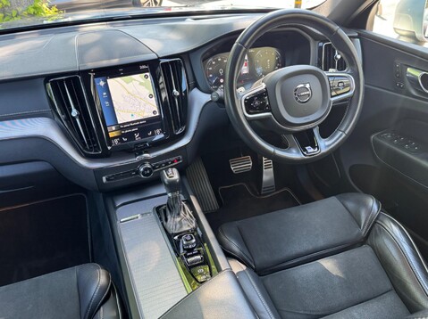 Volvo XC60 T5 R-DESIGN PRO AWD 25