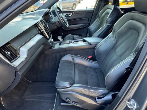 Volvo XC60 T5 R-DESIGN PRO AWD 39