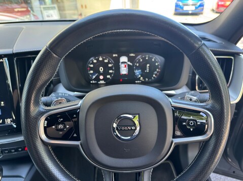 Volvo XC60 T5 R-DESIGN PRO AWD 42