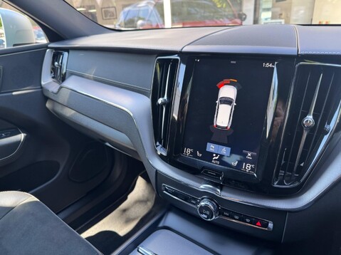 Volvo XC60 T5 R-DESIGN PRO AWD 52