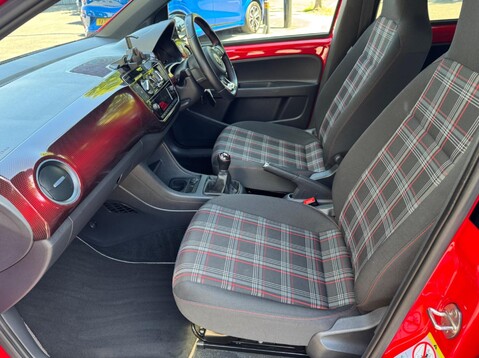 Volkswagen Up UP GTI 17
