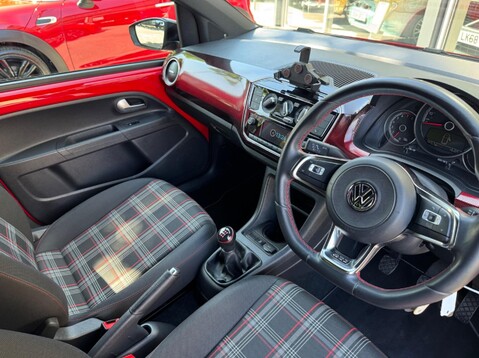 Volkswagen Up UP GTI 27