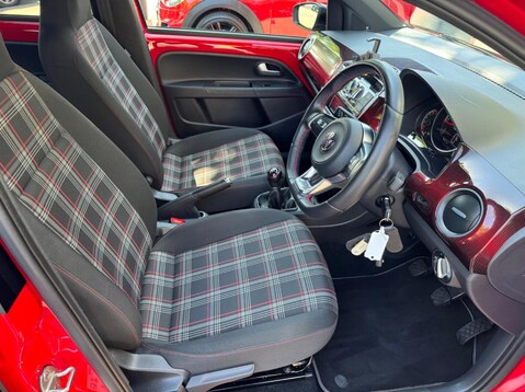 Volkswagen Up UP GTI 32