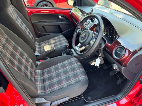 Volkswagen Up UP GTI 33