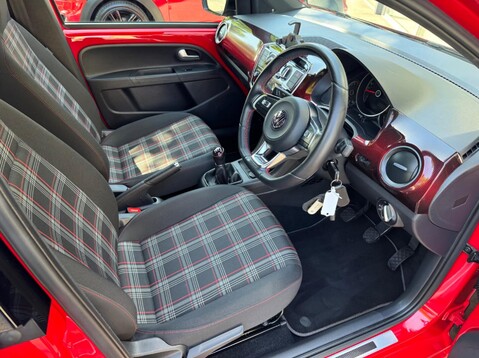 Volkswagen Up UP GTI 34