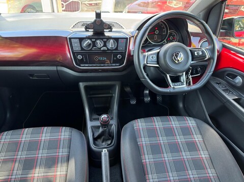 Volkswagen Up UP GTI 38