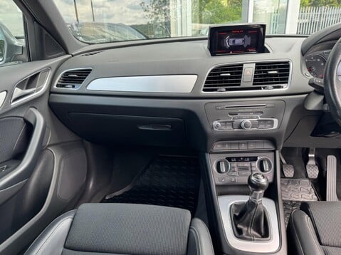 Audi Q3 TFSI S LINE 25