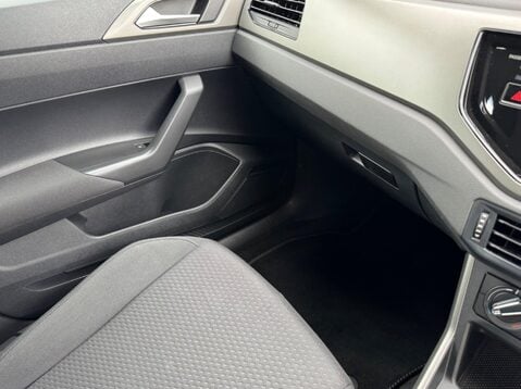 Volkswagen Polo SE EVO 29