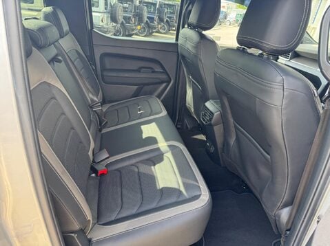 Volkswagen Amarok DC TDI STYLE 4MOTION 37