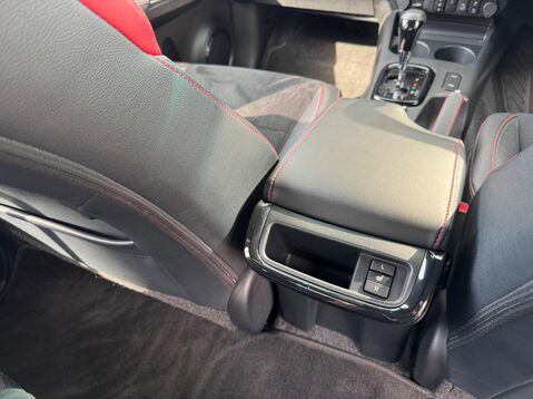 Toyota Hilux GR SPORT 4WD D-4D DCB 40
