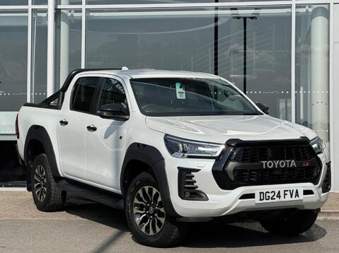Toyota Hilux GR SPORT 4WD D-4D DCB 2