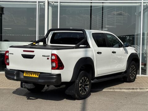 Toyota Hilux GR SPORT 4WD D-4D DCB 9