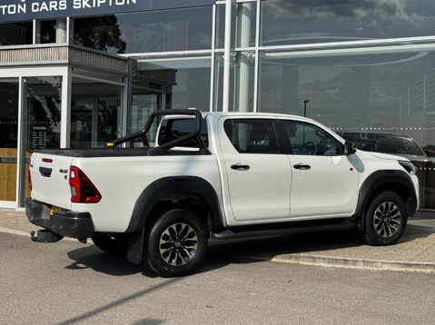 Toyota Hilux GR SPORT 4WD D-4D DCB 10